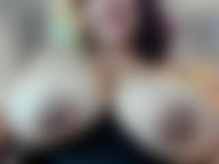 Live cam show with Kiara-Cruz - Deepthroat on eurowanks.com