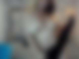 Live cam show with Kiara-Cruz - Big Tits on Latina Girls