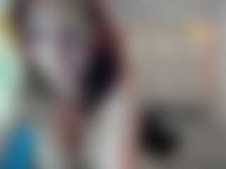 Live cam show with Kiara-Cruz - BBW on camtv