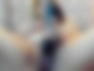Live cam show with Kiara-Cruz - Smoking on Camming Site