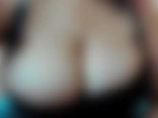 Live cam show with Kiara-Cruz - Fuck Machine on boobsie.com