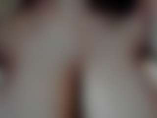 Kiara-Cruz's Live Sex Cam Show