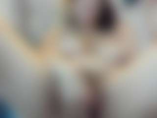 Live cam show with Kiara-Cruz - Double Penetration on 1on1-livenow