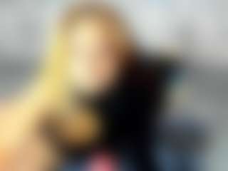 Kiara-Cruz's Live Sex Cam Show