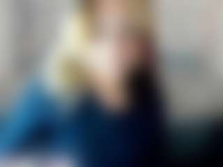 Kiara-Cruz's Live Sex Cam Show