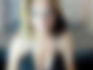 Kiara-Cruz's Live Sex Cam Show