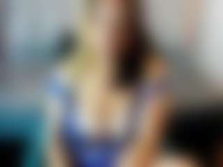 Kiara-Cruz's Live Sex Cam Show