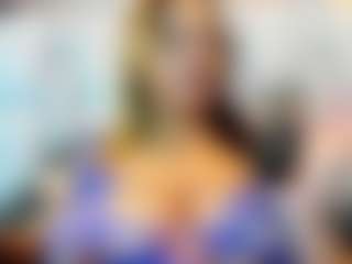 Kiara-Cruz's Live Sex Cam Show