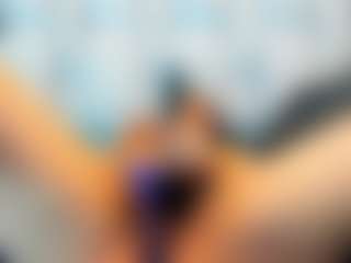Kiara-Cruz's Live Sex Cam Show