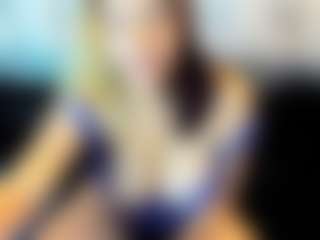 Kiara-Cruz's Live Sex Cam Show