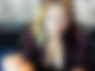 Live cam show with Kiara-Cruz - Smoking on SpankPalCams