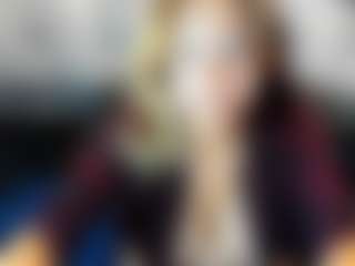 Kiara-Cruz's Live Sex Cam Show