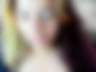 Kiara-Cruz's Live Sex Cam Show