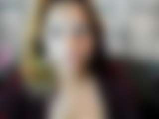 Kiara-Cruz's Live Sex Cam Show