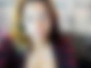 Kiara-Cruz's Live Sex Cam Show