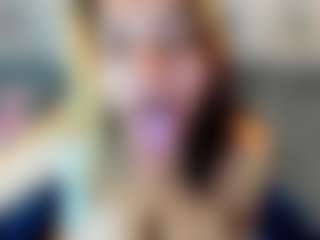Kiara-Cruz's Live Sex Cam Show