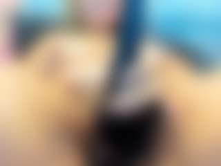 Kiara-Cruz's Live Sex Cam Show
