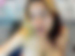 Kiara-Cruz's Live Sex Cam Show
