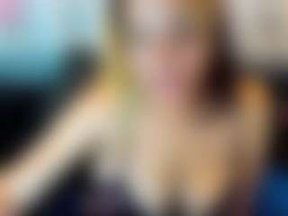 Kiara-Cruz's Live Sex Cam Show