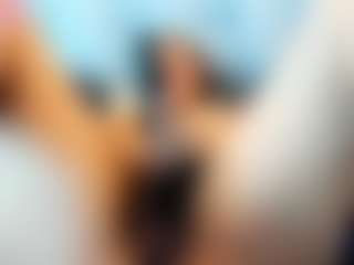 Kiara-Cruz's Live Sex Cam Show