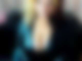 Kiara-Cruz's Live Sex Cam Show