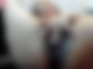 Live cam show with Kiara-Cruz - Nipple Piercings on Porn Luv