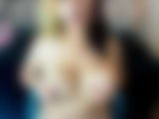 Live cam show with Kiara-Cruz - Deepthroat on Livezox