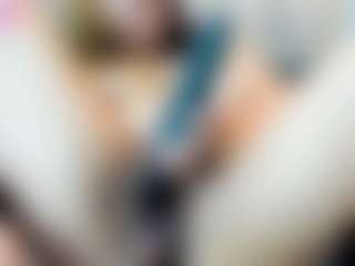 Live cam show with Kiara-Cruz - Deepthroat on Milfs Live