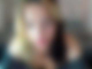 Kiara-Cruz's Live Sex Cam Show