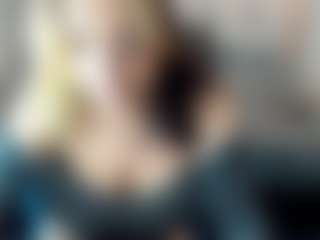 Kiara-Cruz's Live Sex Cam Show