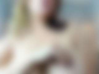 Kiara-Cruz's Live Sex Cam Show
