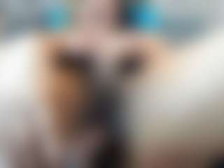 Kiara-Cruz's Live Sex Cam Show