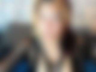 Kiara-Cruz's Live Sex Cam Show