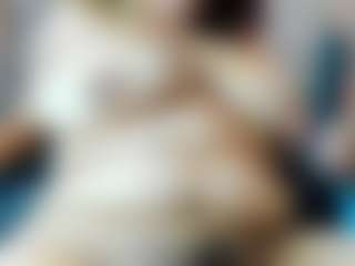 Kiara-Cruz's Live Sex Cam Show