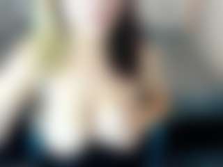 Kiara-Cruz's Live Sex Cam Show