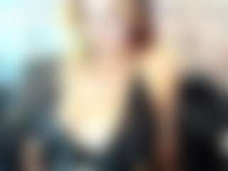 Kiara-Cruz's Live Sex Cam Show