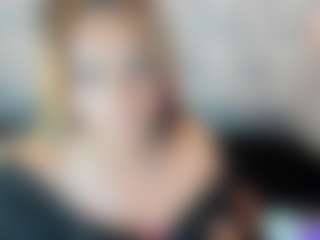 Kiara-Cruz's Live Sex Cam Show