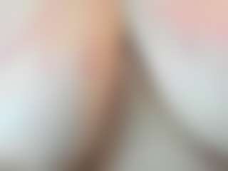 Kiara-Cruz's Live Sex Cam Show