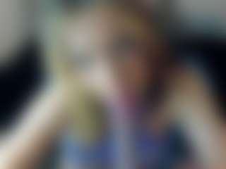 Kiara-Cruz's Live Sex Cam Show