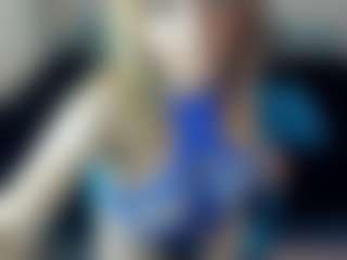 Kiara-Cruz's Live Sex Cam Show