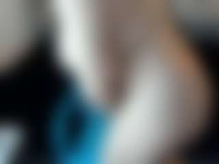 Kiara-Cruz's Live Sex Cam Show