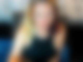 Kiara-Cruz's Live Sex Cam Show