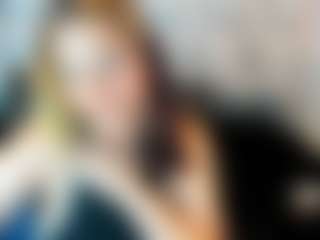 Kiara-Cruz's Live Sex Cam Show