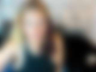 Kiara-Cruz's Live Sex Cam Show