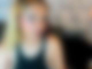 Kiara-Cruz's Live Sex Cam Show