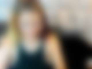 Kiara-Cruz's Live Sex Cam Show
