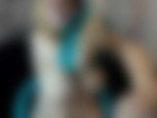 Kiara-Cruz's Live Sex Cam Show