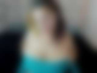 Kiara-Cruz's Live Sex Cam Show