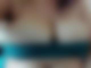 Kiara-Cruz's Live Sex Cam Show