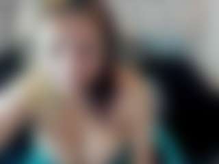 Live cam show with Kiara-Cruz - Erotic Dance on Dare Cams